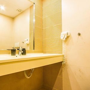 King Room Spa Bath